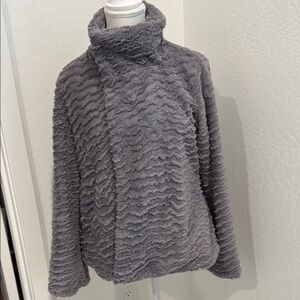 Patagonia Gray Teddy Jacket with Cozy Texture and Relaxed Fit NWOT